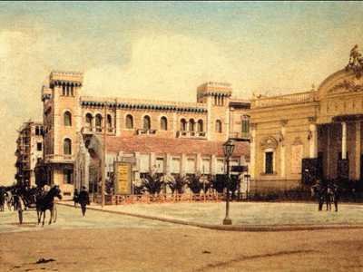 Di impianto neoclassico ingentilito da decorazioni liberty, presentava un partito architettonico centrale, coronato da un frontone curvilineo e un portico a cui si accedeva da una breve scala. Del cinema restano solamente poche foto d�epoca, che mostrano sullo sfondo altri edifici scomparsi, come un signorile palazzo con torrini merlati e finestre ad arco
